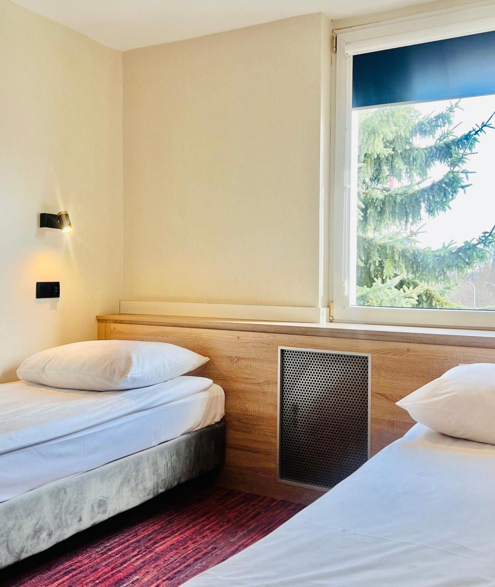 Rok Hotell *